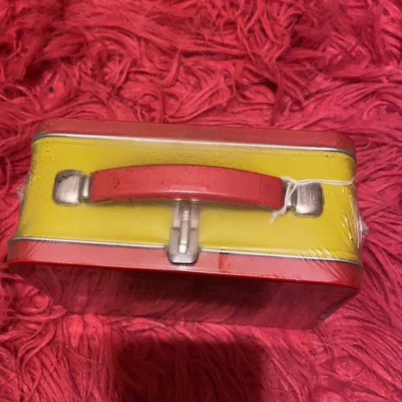 Limited Edition Hallmark Disney Lunch Box Snow White Brand New - Picture 5 of 6